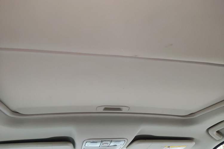 Used Dongfeng Fengon 580 2016 Revised Version 1.5T CVT Luxury Edition Headliner