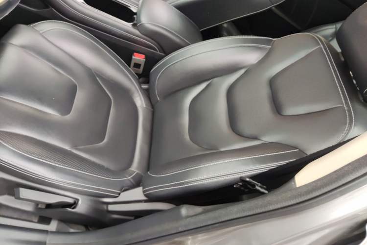 Used Dongfeng Fengon 580 2016 Revised Version 1.5T CVT Luxury Edition Left Front Seat