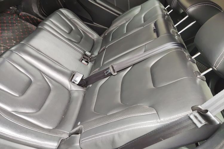Used Dongfeng Fengon 580 2016 Revised Version 1.5T CVT Luxury Edition Left Rear Seat
