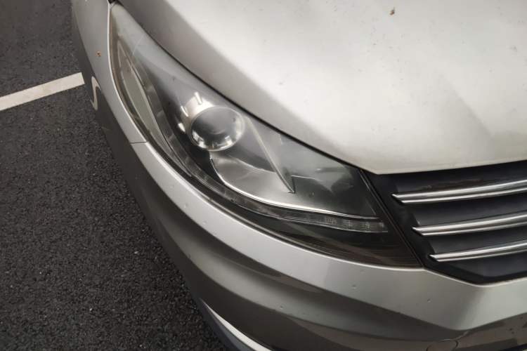 Used Dongfeng Fengon 580 2016 Revised Version 1.5T CVT Luxury Edition Right Front Headlight