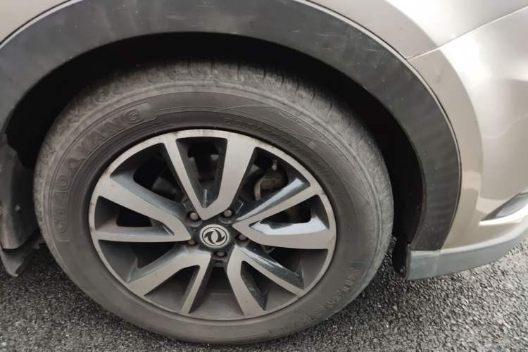Used Dongfeng Fengon 580 2016 Revised Version 1.5T CVT Luxury Edition Right Front Wheel Hub