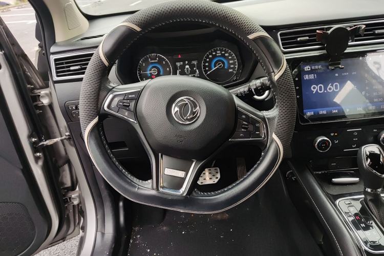 Used Dongfeng Fengon 580 2016 Revised Version 1.5T CVT Luxury Edition Steering Wheel