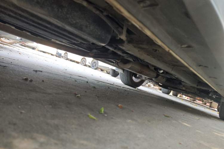 Used Dongfeng Fengon 580 2016 1.8L Manual Comfort Model Chassis Rear Right
