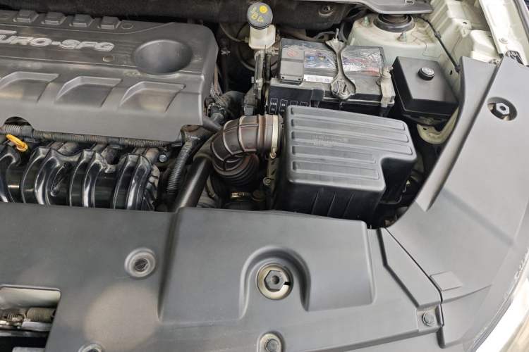 Used Dongfeng Fengon 580 2016 1.8L Manual Comfort Model Engine Bay Left