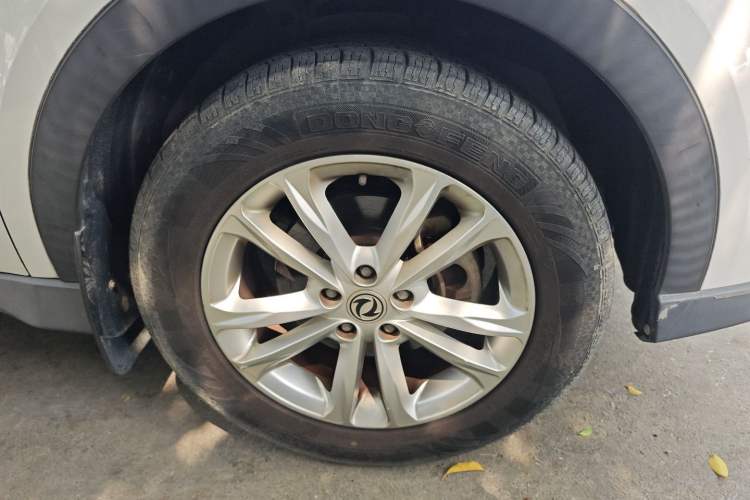 Used Dongfeng Fengon 580 2016 1.8L Manual Comfort Model Right Front Wheel Hub