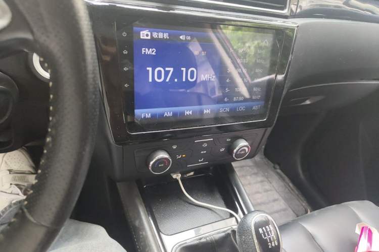 Used Dongfeng Fengon 580 2016 1.5T Manual Luxury Edition Audio And AC Panel