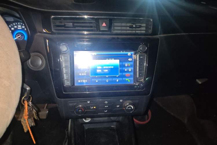 Used Dongfeng Fengon 580 2016 1.8L Manual Comfort Model Audio And AC Panel