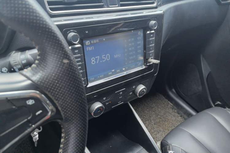 Used Dongfeng Fengon 580 2016 1.8L Manual Comfort Model Audio And AC Panel