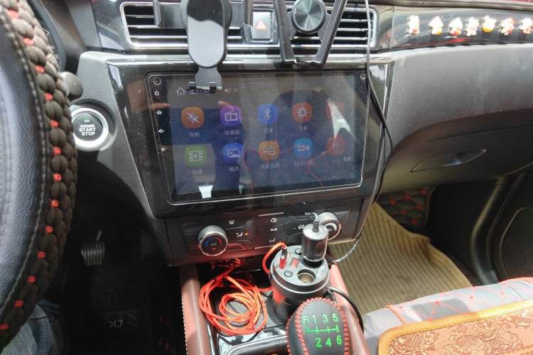 Used Dongfeng Fengon 580 2016 1.5T Manual Luxury Edition Audio And AC Panel