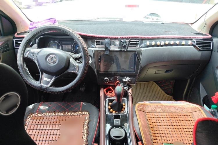Used Dongfeng Fengon 580 2016 1.5T Manual Luxury Edition Center Console