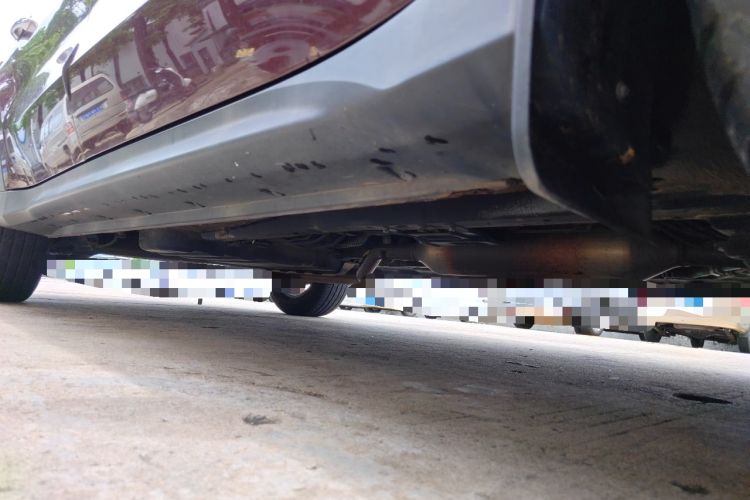 Used Dongfeng Fengon 580 2016 1.5T Manual Luxury Edition Chassis Front Right