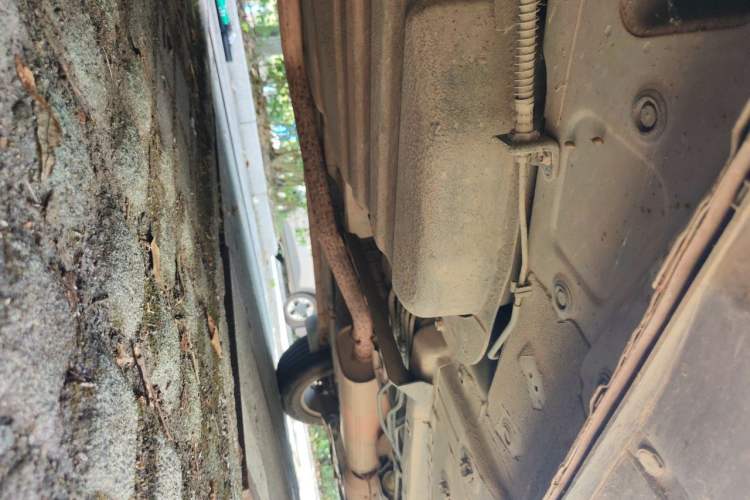 Used Dongfeng Fengon 580 2016 1.8L Manual Comfort Model Chassis Rear Right