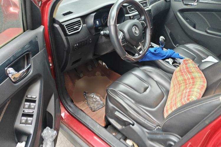 Used Dongfeng Fengon 580 2016 1.5T Manual Luxury Edition Driver Seat