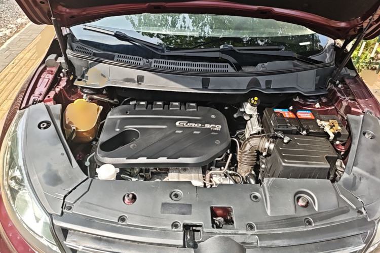 Used Dongfeng Fengon 580 2016 1.5T Manual Luxury Edition Engine Bay