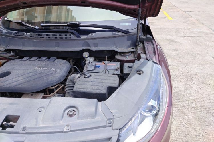 Used Dongfeng Fengon 580 2016 1.5T Manual Luxury Edition Engine Bay Left