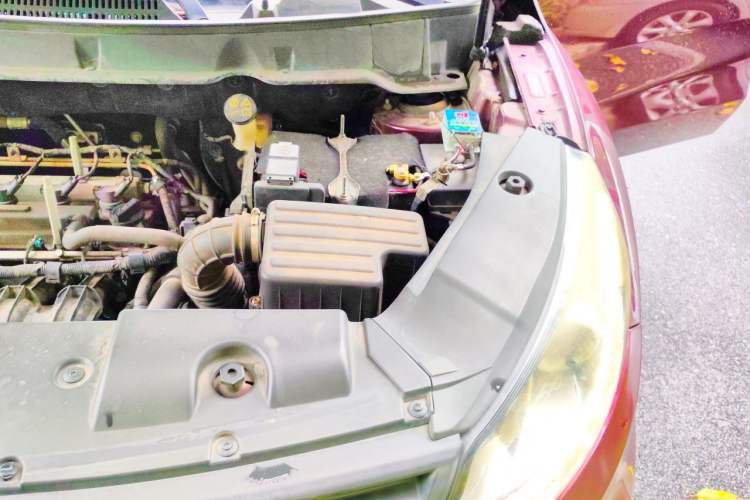 Used Dongfeng Fengon 580 2016 1.8L Manual Comfort Model Engine Bay Left
