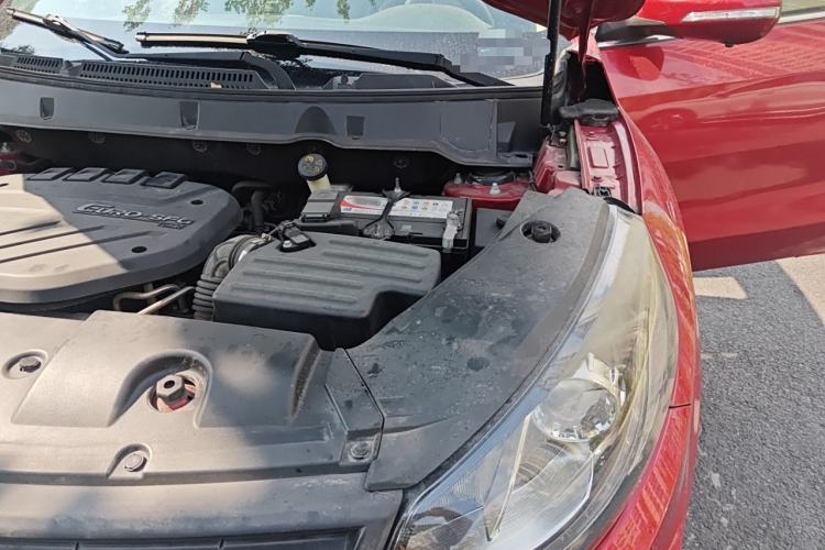 Used Dongfeng Fengon 580 2016 1.5T Manual Luxury Edition Engine Bay Left
