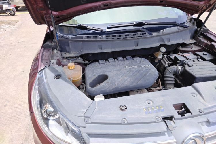 Used Dongfeng Fengon 580 2016 1.5T Manual Luxury Edition Engine Bay Right