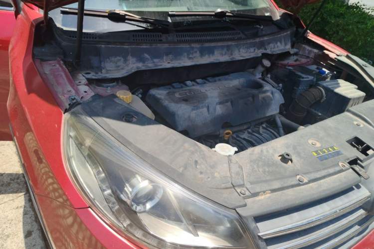Used Dongfeng Fengon 580 2016 1.8L Manual Comfort Model Engine Bay Right