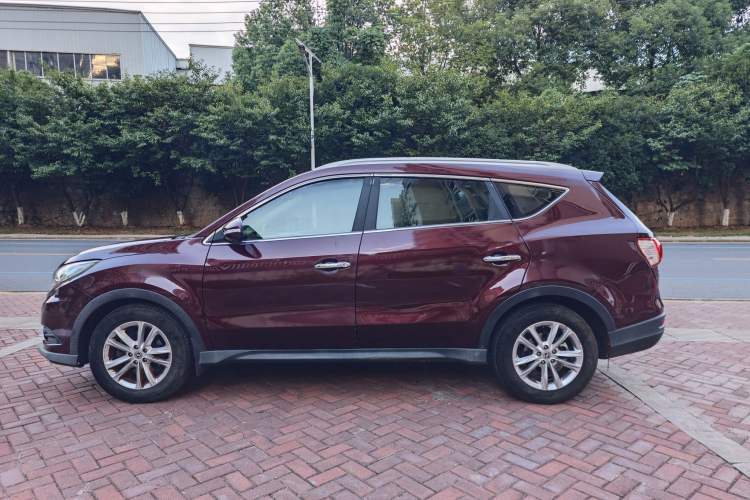 Used Dongfeng Fengon 580 2016 1.8L Manual Comfort Model Exterior 3