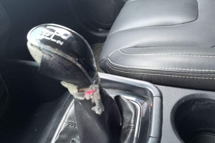 Used Dongfeng Fengon 580 2016 1.8L Manual Comfort Model Gear Lever