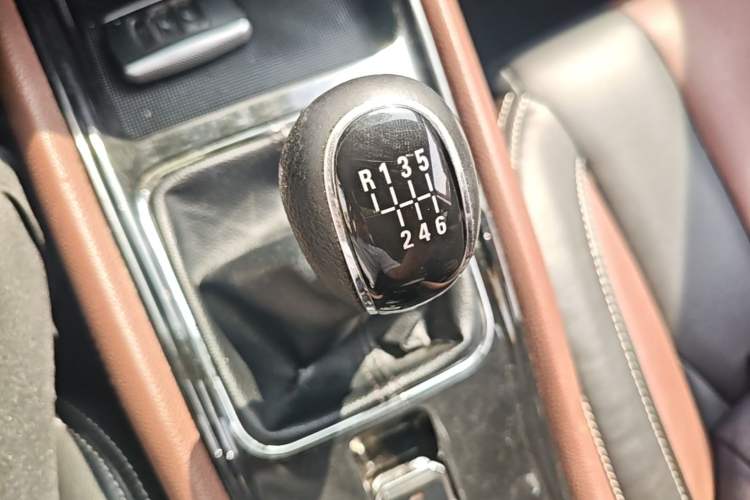 Used Dongfeng Fengon 580 2016 1.5T Manual Luxury Edition Gear Lever