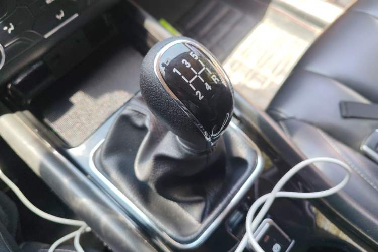 Used Dongfeng Fengon 580 2016 1.8L Manual Comfort Model Gear Lever