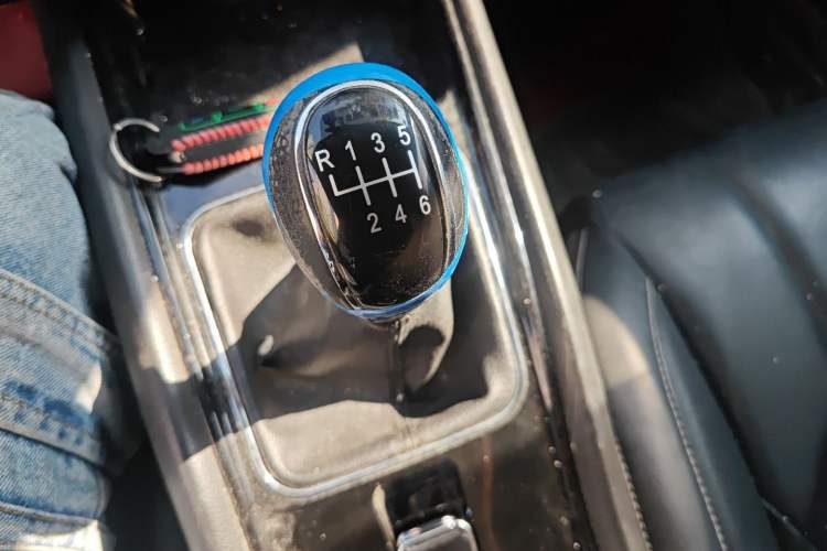 Used Dongfeng Fengon 580 2016 1.5T Manual Luxury Edition Gear Lever