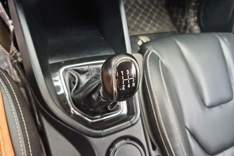 Used Dongfeng Fengon 580 2016 1.8L Manual Comfort Model Gear Lever
