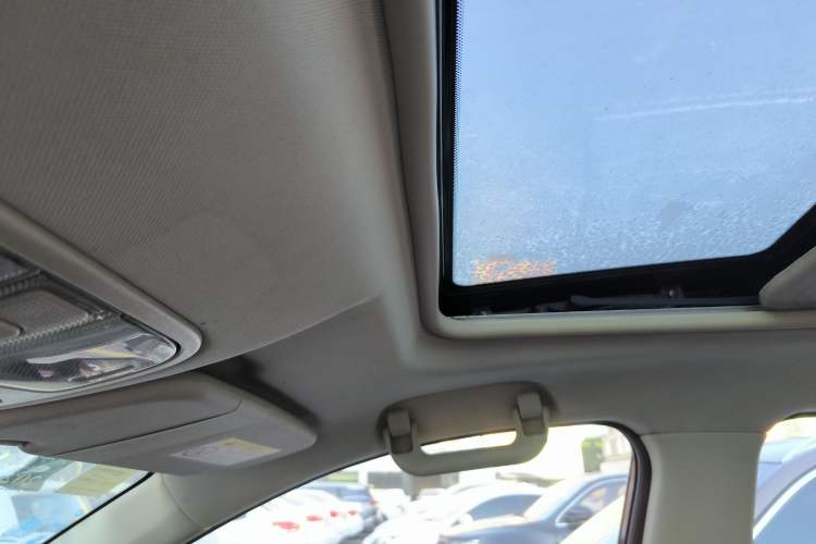 Used Dongfeng Fengon 580 2016 1.8L Manual Comfort Model Headliner