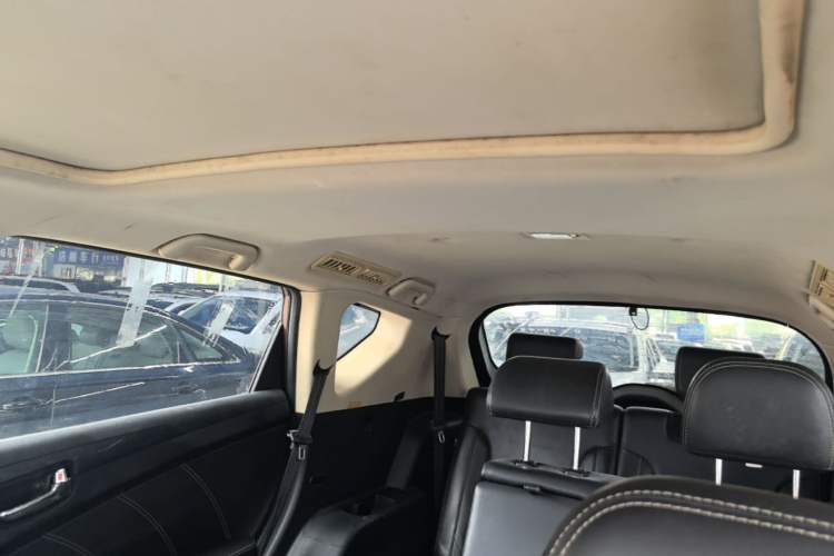 Used Dongfeng Fengon 580 2016 1.8L Manual Comfort Model Headliner