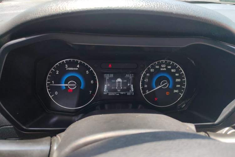 Used Dongfeng Fengon 580 2016 1.8L Manual Comfort Model Instrument Cluster