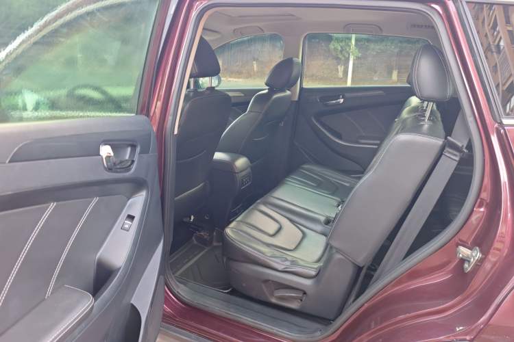 Used Dongfeng Fengon 580 2016 1.8L Manual Comfort Model Interior 5