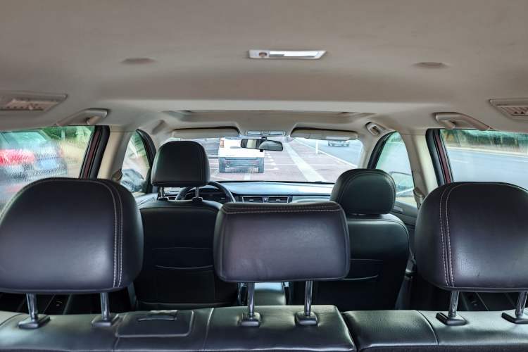 Used Dongfeng Fengon 580 2016 1.8L Manual Comfort Model Interior 6