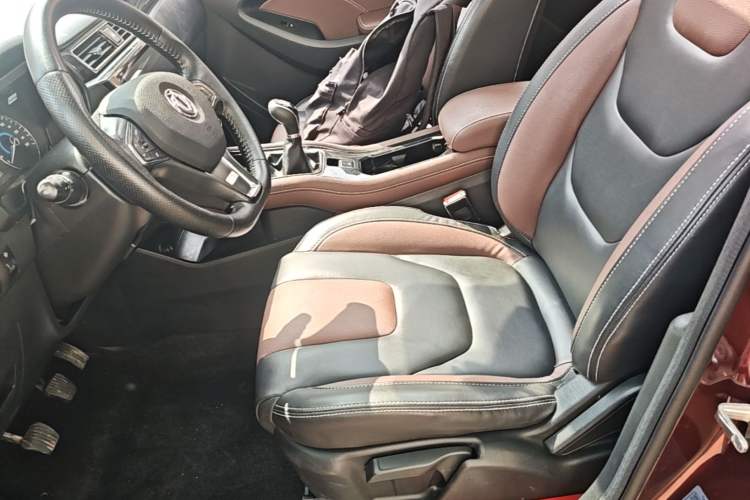 Used Dongfeng Fengon 580 2016 1.5T Manual Luxury Edition Left Front Seat