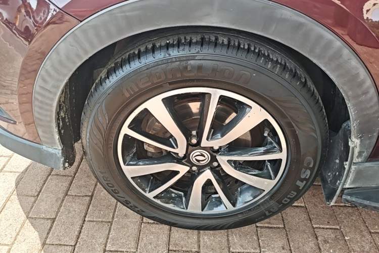 Used Dongfeng Fengon 580 2016 1.5T Manual Luxury Edition Left Front Wheel Hub