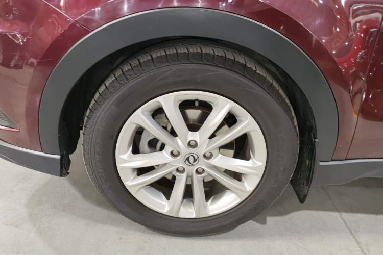 Used Dongfeng Fengon 580 2016 Revised Version 1.5T CVT Comfort Edition Left Front Wheel Hub