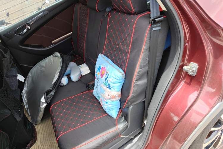 Used Dongfeng Fengon 580 2016 1.5T Manual Luxury Edition Left Rear Seat