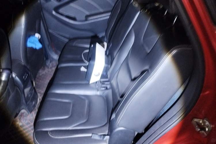 Used Dongfeng Fengon 580 2016 1.5T Manual Luxury Edition Left Rear Seat