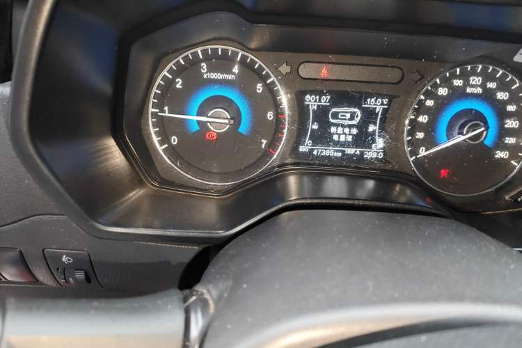 Used Dongfeng Fengon 580 2016 1.5T Manual Luxury Edition Odometer Close Up