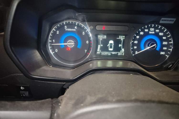 Used Dongfeng Fengon 580 2016 1.8L Manual Comfort Model Odometer Close Up