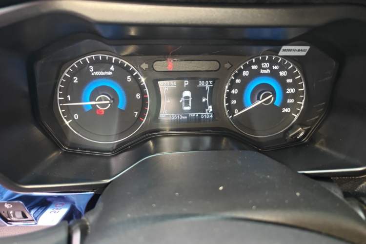 Used Dongfeng Fengon 580 2016 Revised Version 1.5T CVT Luxury Edition Odometer Close Up