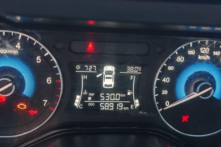 Used Dongfeng Fengon 580 2016 1.8L Manual Comfort Model Odometer Close Up