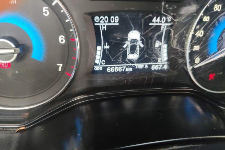 Used Dongfeng Fengon 580 2016 1.8L Manual Comfort Model Odometer Close Up