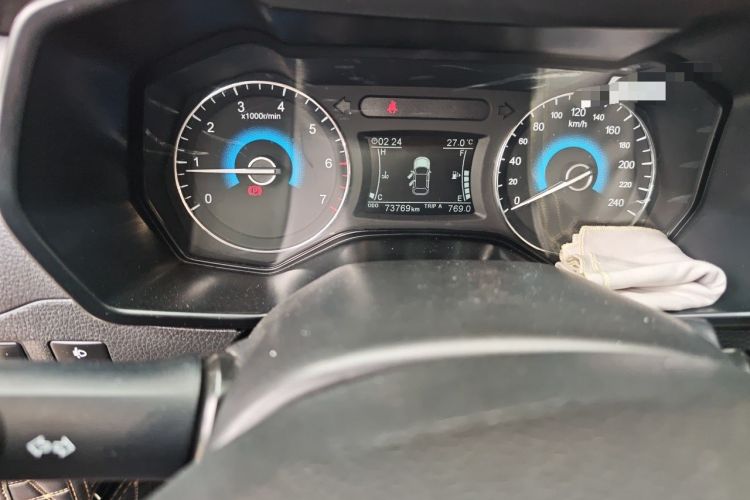 Used Dongfeng Fengon 580 2016 1.8L Manual Comfort Model Odometer Close Up