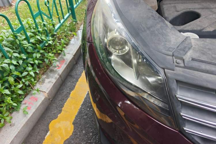 Used Dongfeng Fengon 580 2016 Revised Version 1.5T CVT Luxury Edition Right Front Headlight