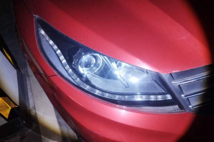 Used Dongfeng Fengon 580 2016 1.5T Manual Luxury Edition Right Front Headlight