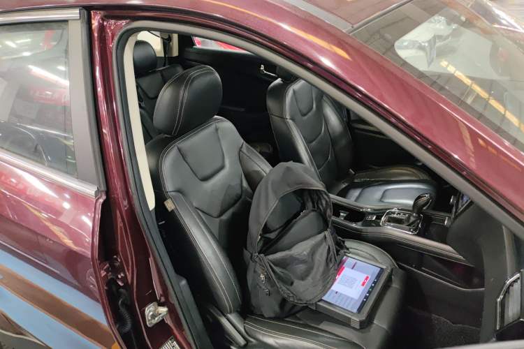 Used Dongfeng Fengon 580 2016 Revised Version 1.5T CVT Comfort Edition Right Front Seat