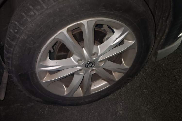 Used Dongfeng Fengon 580 2016 1.8L Manual Comfort Model Right Front Wheel Hub