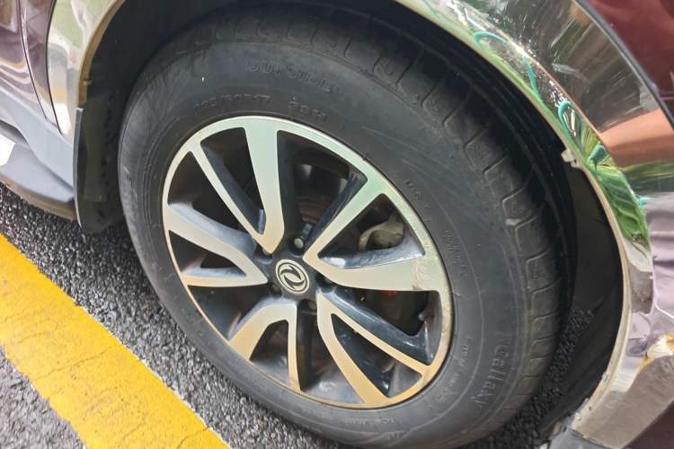 Used Dongfeng Fengon 580 2016 Revised Version 1.5T CVT Luxury Edition Right Front Wheel Hub